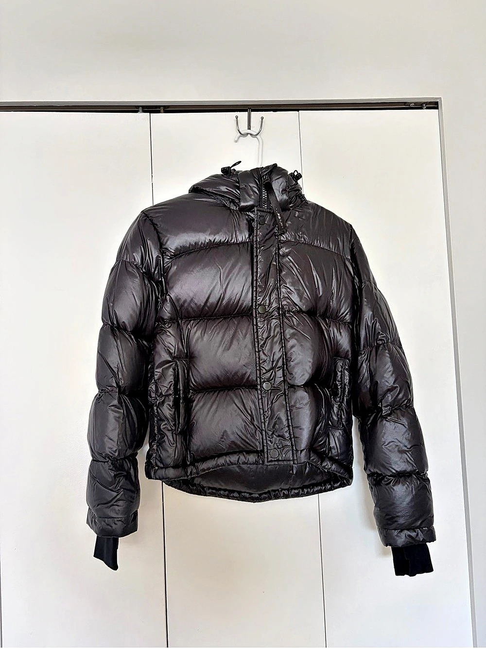 ARITZIA glossy Black Puffer Jacket Size 3XS Like New
